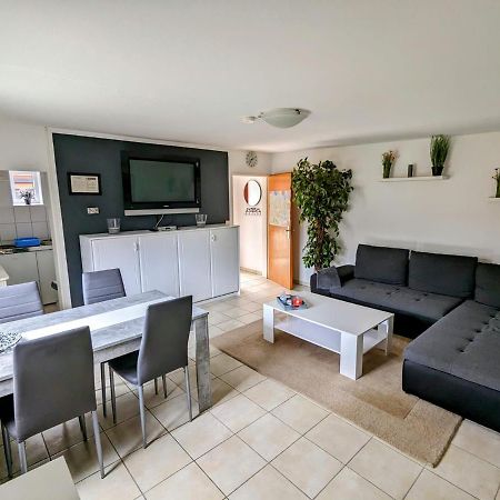 Fewo24-Prasdorf Apartment ภายนอก รูปภาพ